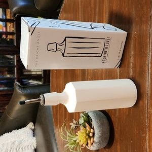 NIB Pour With Love! Matte White 24 oz Bottle with Spout